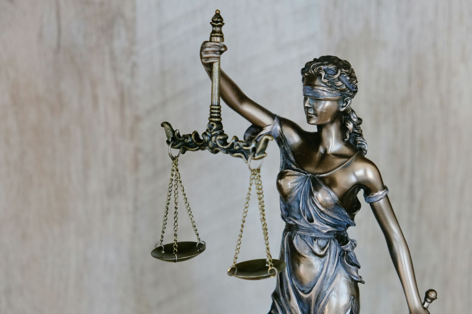 Courtroom litigation support case update